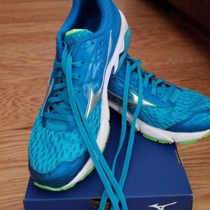 Mizuno Wave Catalyst 2 Running Shoes